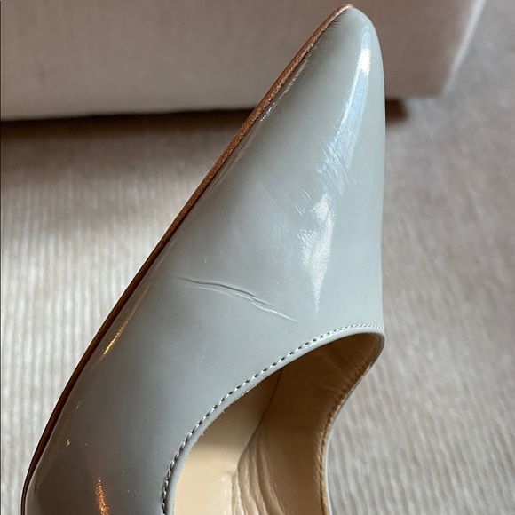 Manolo Blahnik Gray Patent Leather Pointed Pumps Closed Toe Heels Size 7.5 - Picture 12 of 16